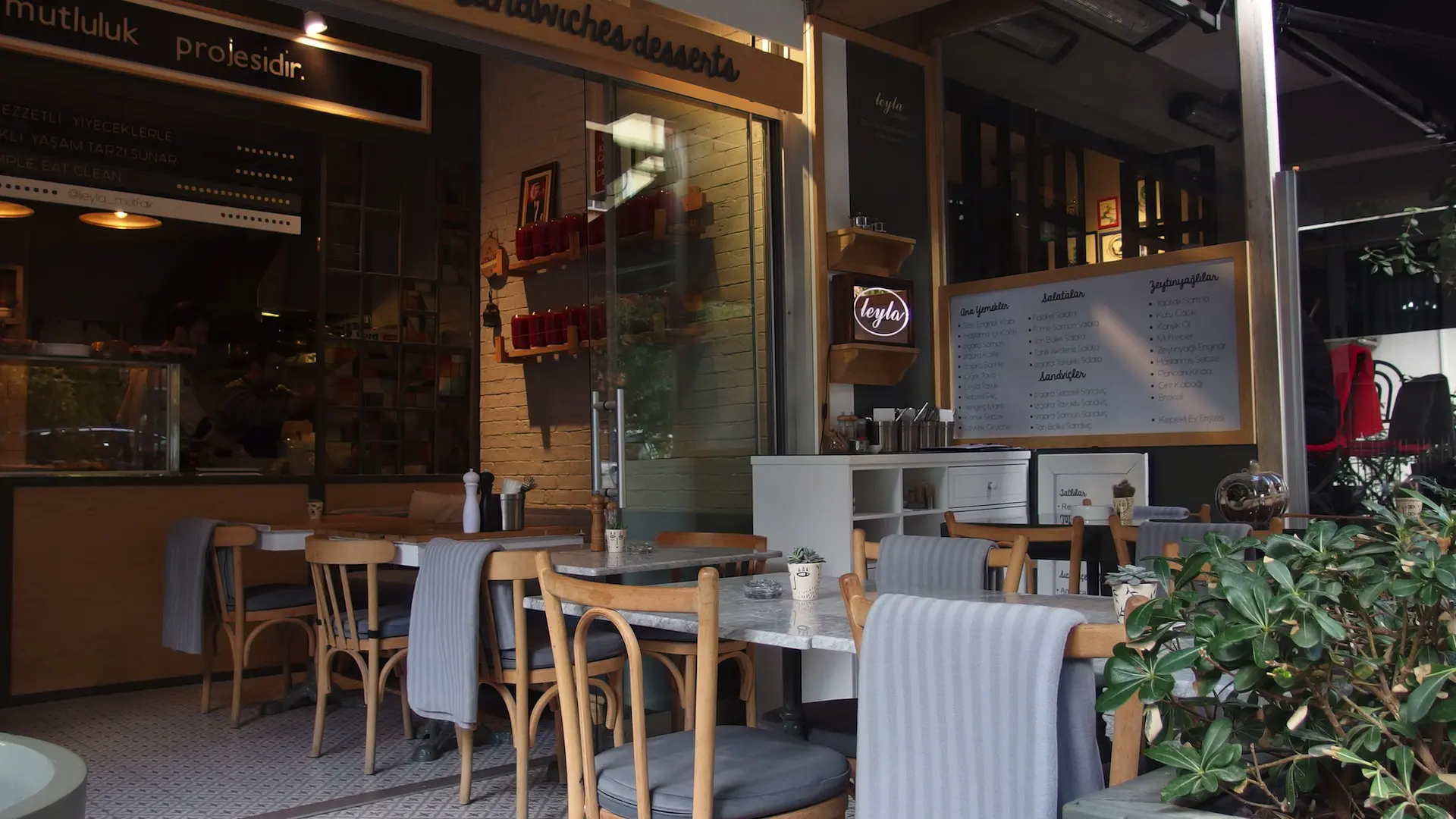 LEYLA LOKANTA ALSANCAK RESTORAN | İÇ MİMARLIK HİZMETLERİ | ARCHITECTS | MİMARLIK HİZMETLERİ | INTERIOR DESIGNER | SHOP DESIGN | STORE INTERIOR