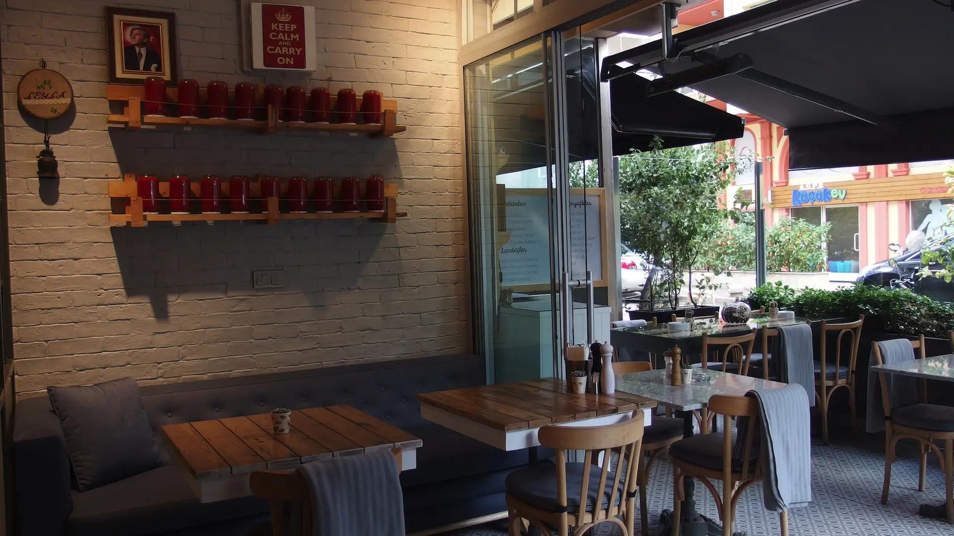 LEYLA LOKANTA ALSANCAK RESTORAN | İÇ MİMARLIK HİZMETLERİ | ARCHITECTS | MİMARLIK HİZMETLERİ | INTERIOR DESIGNER | SHOP DESIGN | STORE INTERIOR