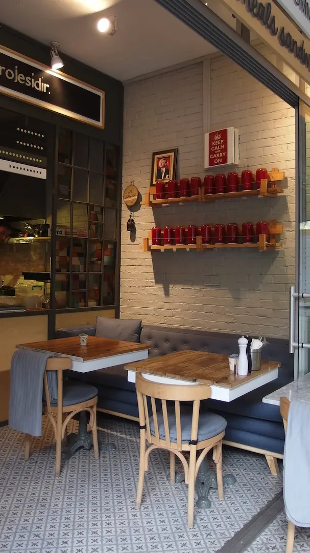 LEYLA LOKANTA ALSANCAK RESTORAN | İÇ MİMARLIK HİZMETLERİ | ARCHITECTS | MİMARLIK HİZMETLERİ | INTERIOR DESIGNER | SHOP DESIGN | STORE INTERIOR