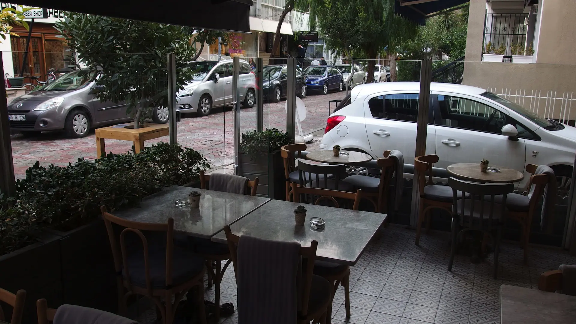 LEYLA LOKANTA ALSANCAK RESTORAN | İÇ MİMARLIK HİZMETLERİ | ARCHITECTS | MİMARLIK HİZMETLERİ | INTERIOR DESIGNER | SHOP DESIGN | STORE INTERIOR