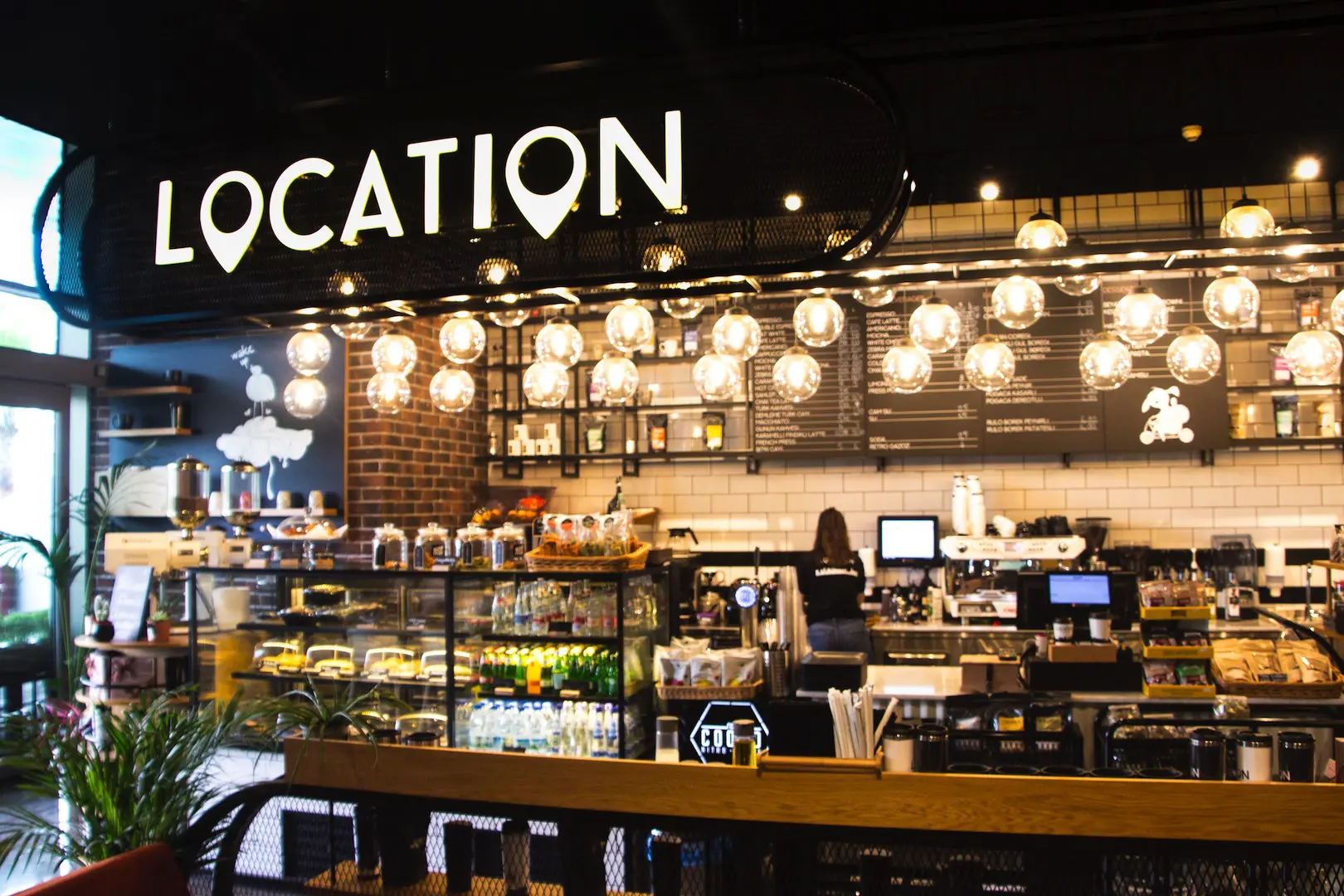 LOCATION CAFE BAYRAKLI TOWER | İÇ MİMARLIK HİZMETLERİ | ARCHITECTS | MİMARLIK HİZMETLERİ | INTERIOR DESIGNER | SHOP DESIGN | STORE INTERIOR