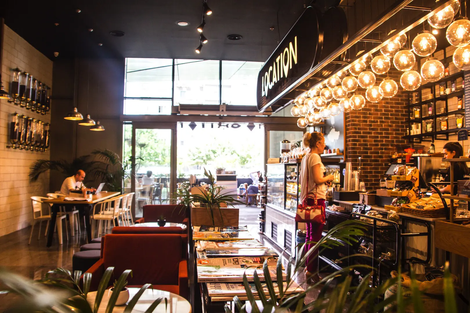 LOCATION CAFE BAYRAKLI TOWER | İÇ MİMARLIK HİZMETLERİ | ARCHITECTS | MİMARLIK HİZMETLERİ | INTERIOR DESIGNER | SHOP DESIGN | STORE INTERIOR