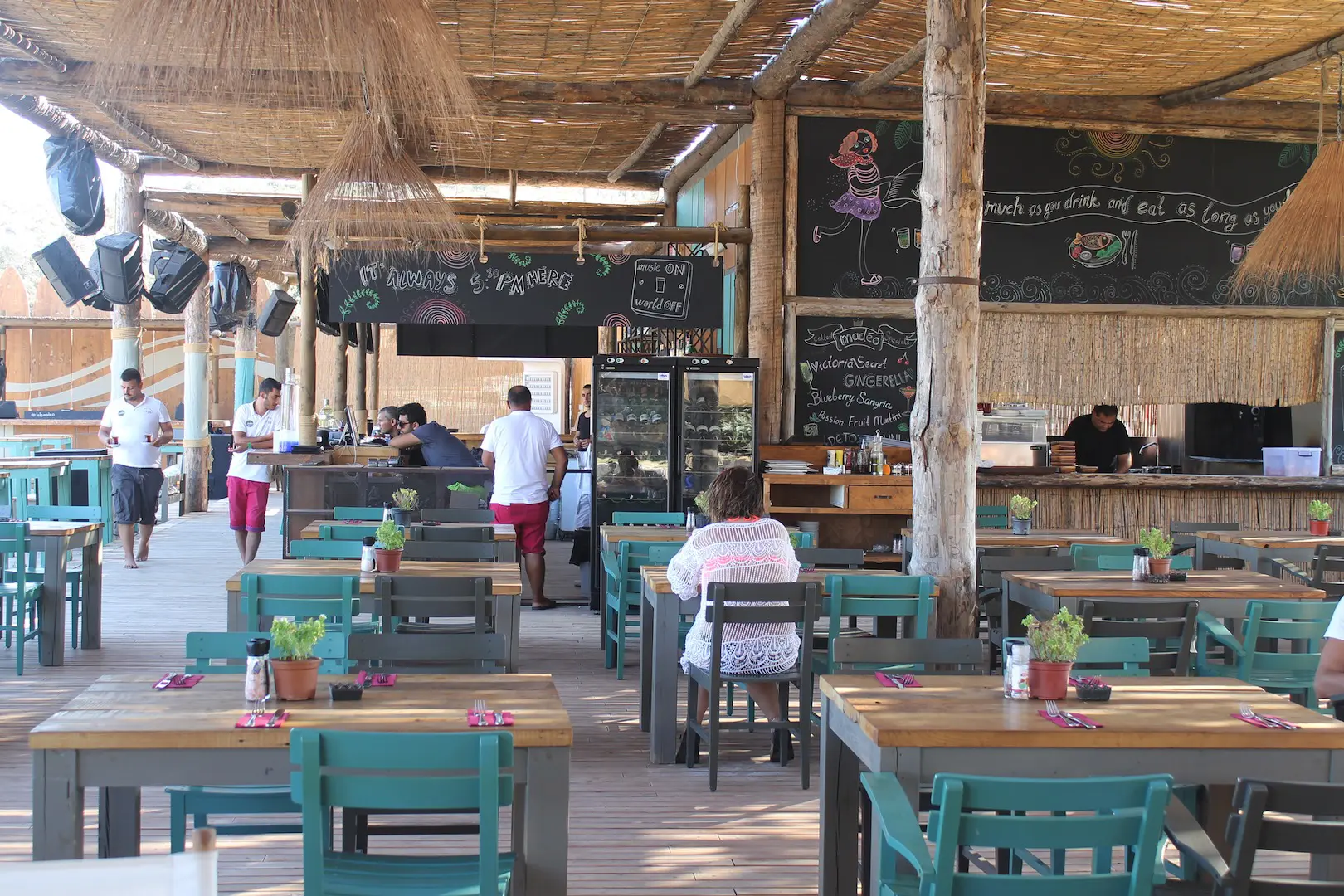 MADEO ALACATI BEACH CLUB | İÇ MİMARLIK HİZMETLERİ | ARCHITECTS | MİMARLIK HİZMETLERİ | INTERIOR DESIGNER | SHOP DESIGN | STORE INTERIOR