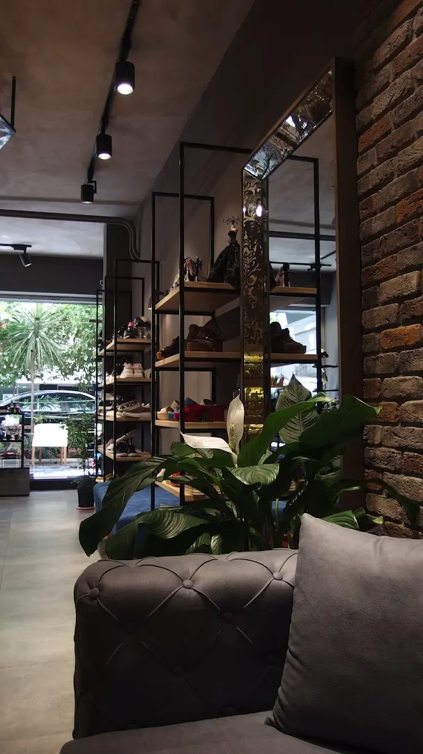 NC AYAKKABI MAGAZASI ALSANCAK | İÇ MİMARLIK HİZMETLERİ | ARCHITECTS | MİMARLIK HİZMETLERİ | INTERIOR DESIGNER | SHOP DESIGN | STORE INTERIOR