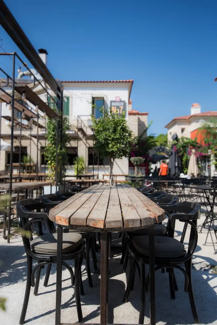 NO7 HAMBURGER RESTORANI ALACATI | İÇ MİMARLIK HİZMETLERİ | ARCHITECTS | MİMARLIK HİZMETLERİ | INTERIOR DESIGNER | SHOP DESIGN | STORE INTERIOR