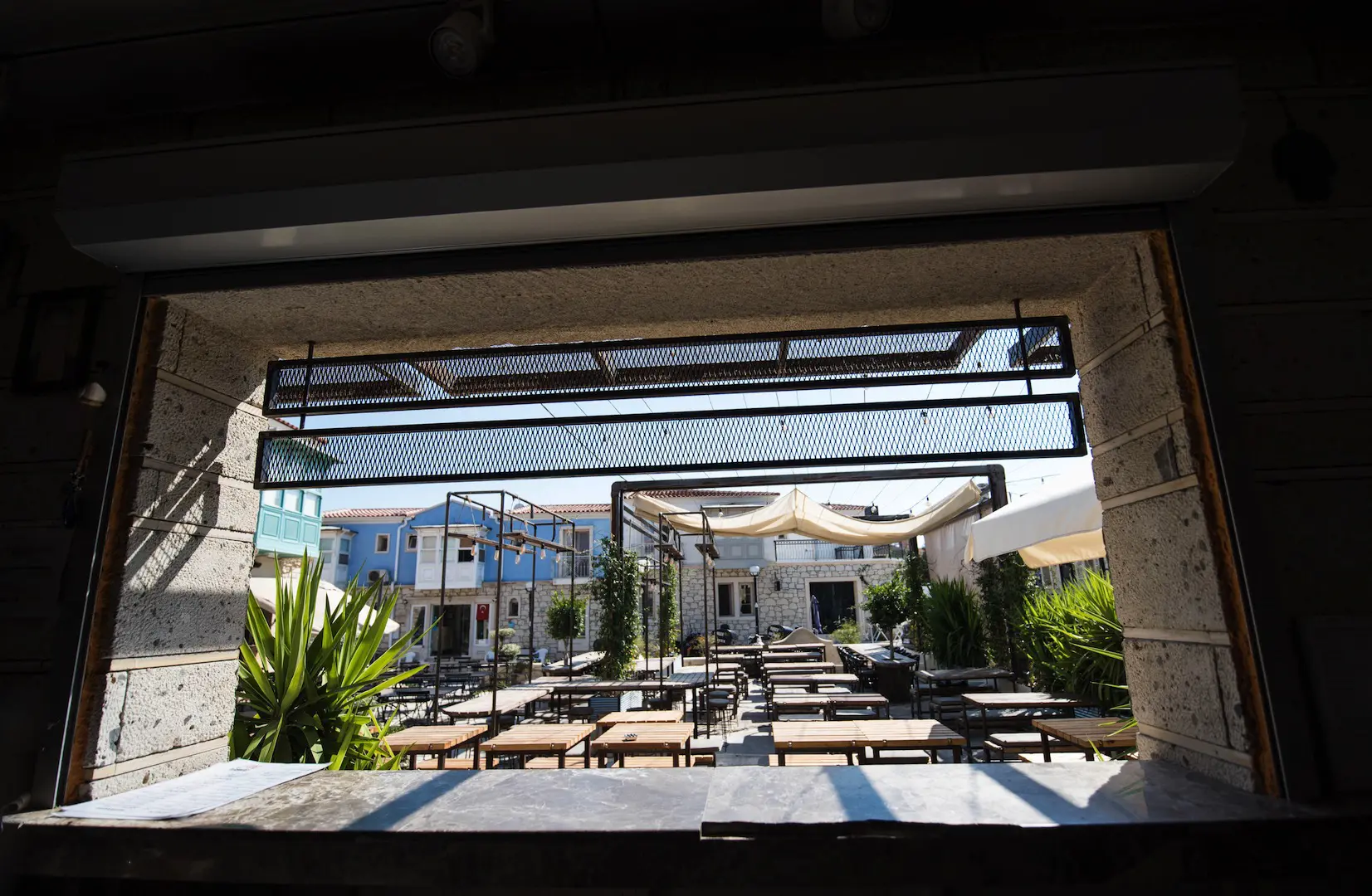 NO7 HAMBURGER RESTORANI ALACATI | İÇ MİMARLIK HİZMETLERİ | ARCHITECTS | MİMARLIK HİZMETLERİ | INTERIOR DESIGNER | SHOP DESIGN | STORE INTERIOR