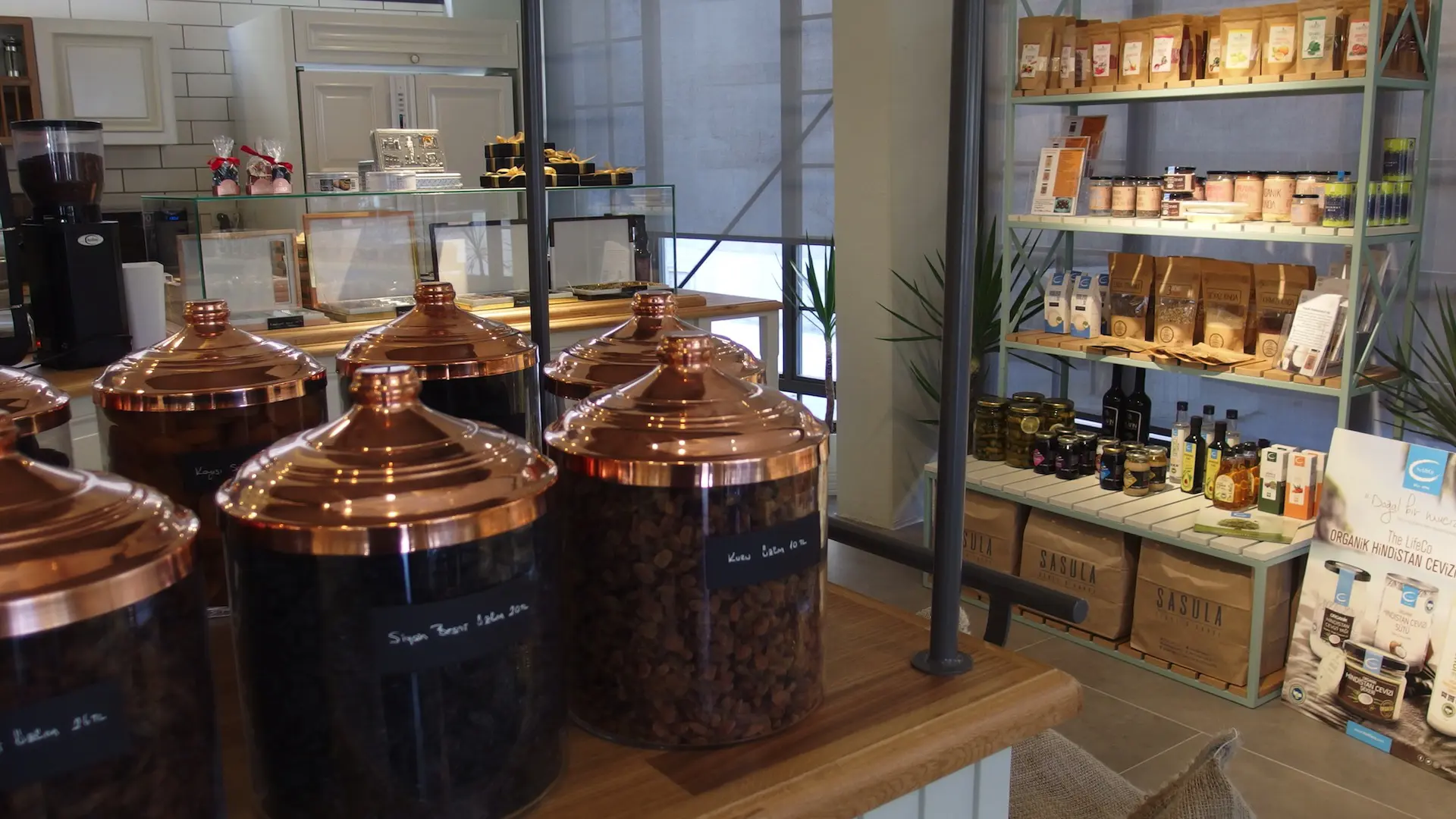 SASULA CEREZ KAHVE URLA | İÇ MİMARLIK HİZMETLERİ | ARCHITECTS | MİMARLIK HİZMETLERİ | INTERIOR DESIGNER | SHOP DESIGN | STORE INTERIOR