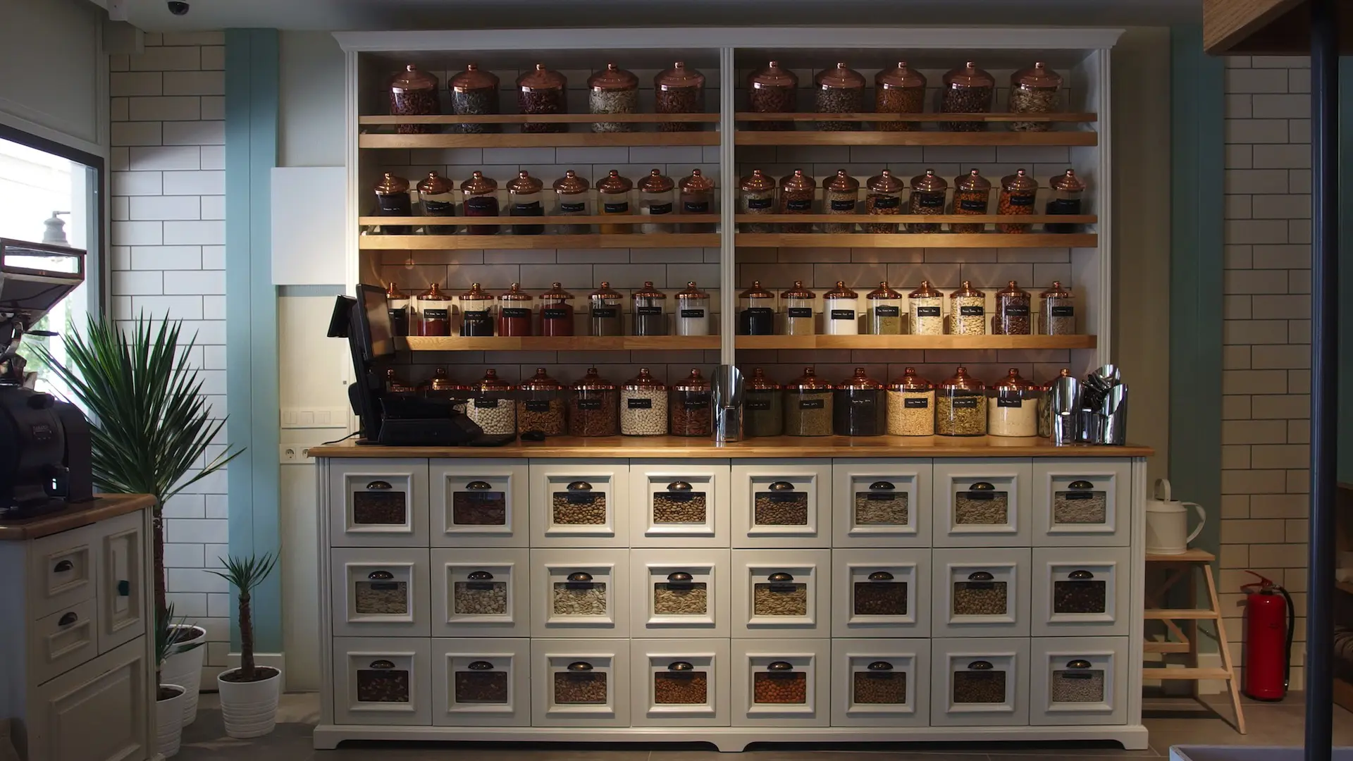 SASULA CEREZ KAHVE URLA | İÇ MİMARLIK HİZMETLERİ | ARCHITECTS | MİMARLIK HİZMETLERİ | INTERIOR DESIGNER | SHOP DESIGN | STORE INTERIOR