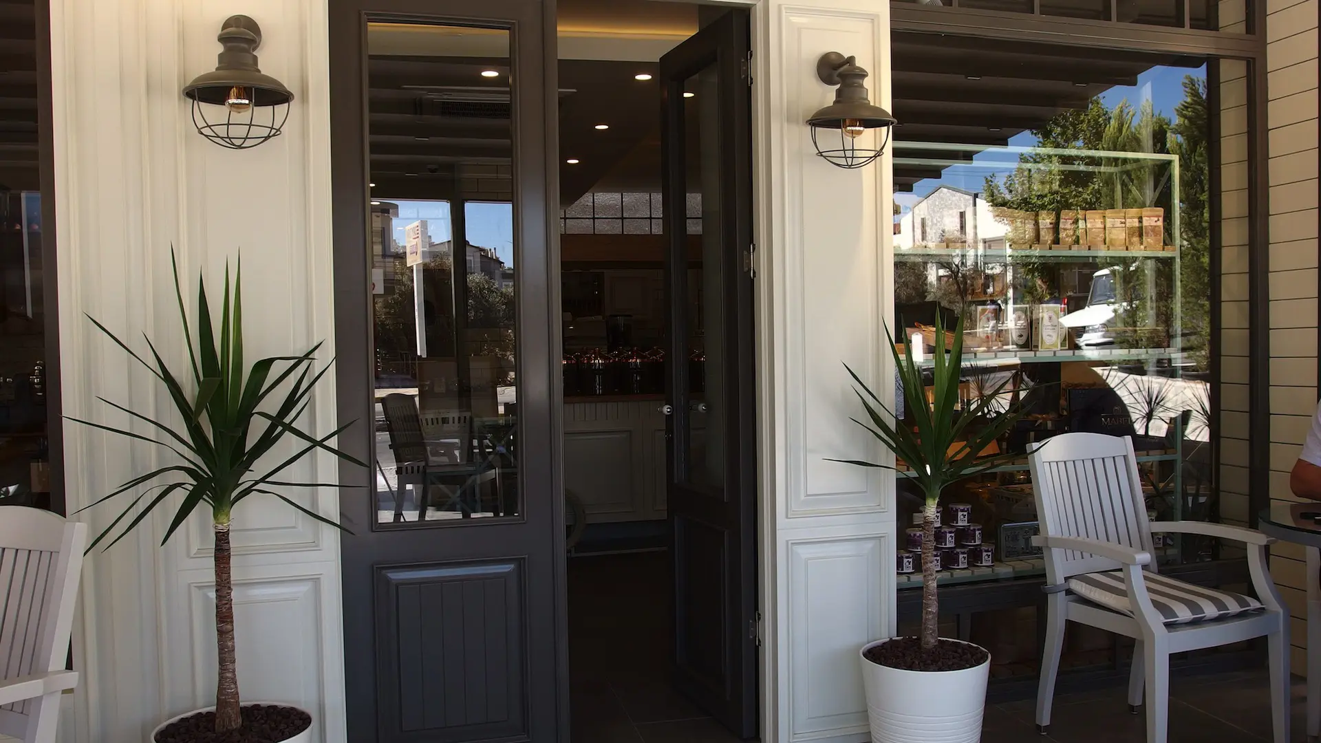 SASULA CEREZ KAHVE URLA | İÇ MİMARLIK HİZMETLERİ | ARCHITECTS | MİMARLIK HİZMETLERİ | INTERIOR DESIGNER | SHOP DESIGN | STORE INTERIOR