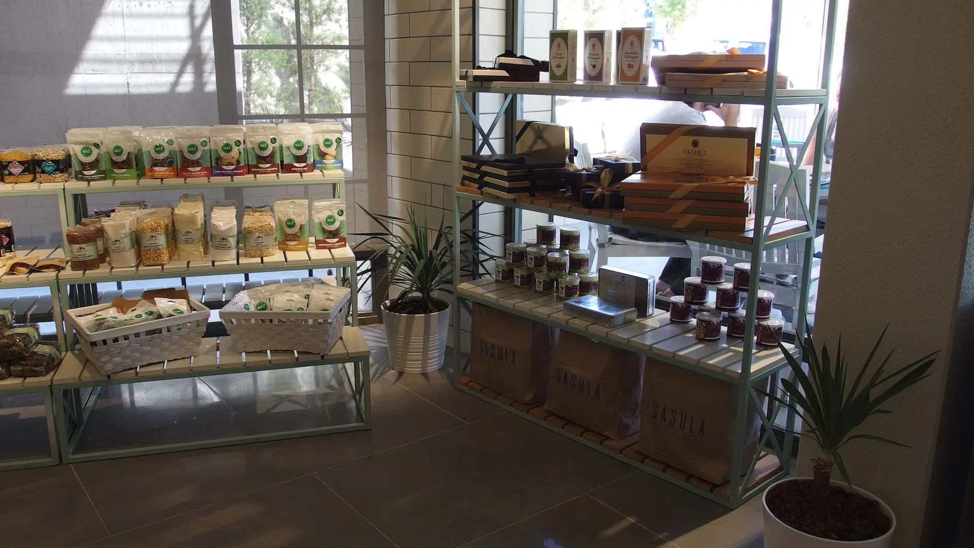 SASULA CEREZ KAHVE URLA | İÇ MİMARLIK HİZMETLERİ | ARCHITECTS | MİMARLIK HİZMETLERİ | INTERIOR DESIGNER | SHOP DESIGN | STORE INTERIOR