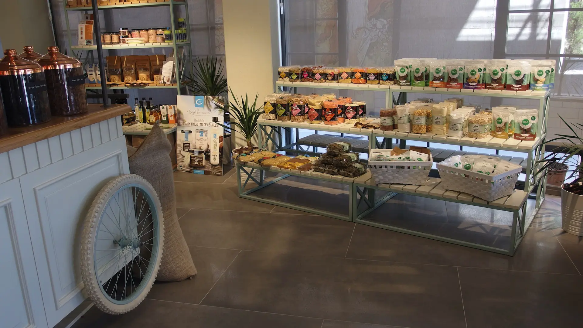 SASULA CEREZ KAHVE URLA | İÇ MİMARLIK HİZMETLERİ | ARCHITECTS | MİMARLIK HİZMETLERİ | INTERIOR DESIGNER | SHOP DESIGN | STORE INTERIOR