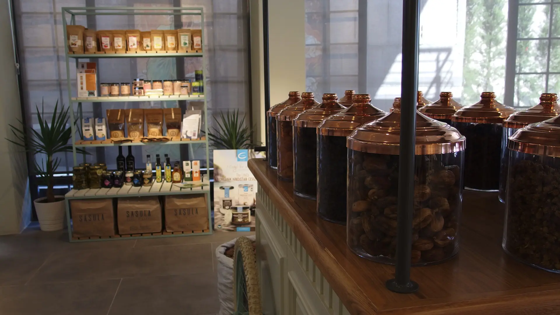 SASULA CEREZ KAHVE URLA | İÇ MİMARLIK HİZMETLERİ | ARCHITECTS | MİMARLIK HİZMETLERİ | INTERIOR DESIGNER | SHOP DESIGN | STORE INTERIOR