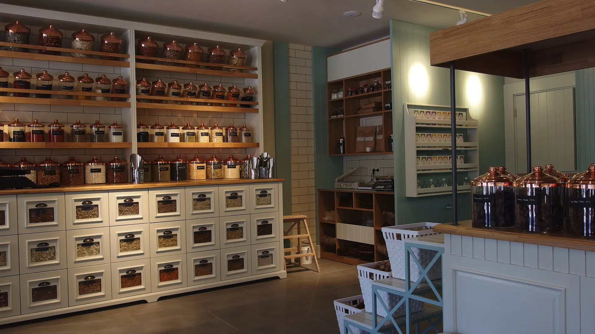 SASULA CEREZ KAHVE URLA | İÇ MİMARLIK HİZMETLERİ | ARCHITECTS | MİMARLIK HİZMETLERİ | INTERIOR DESIGNER | SHOP DESIGN | STORE INTERIOR