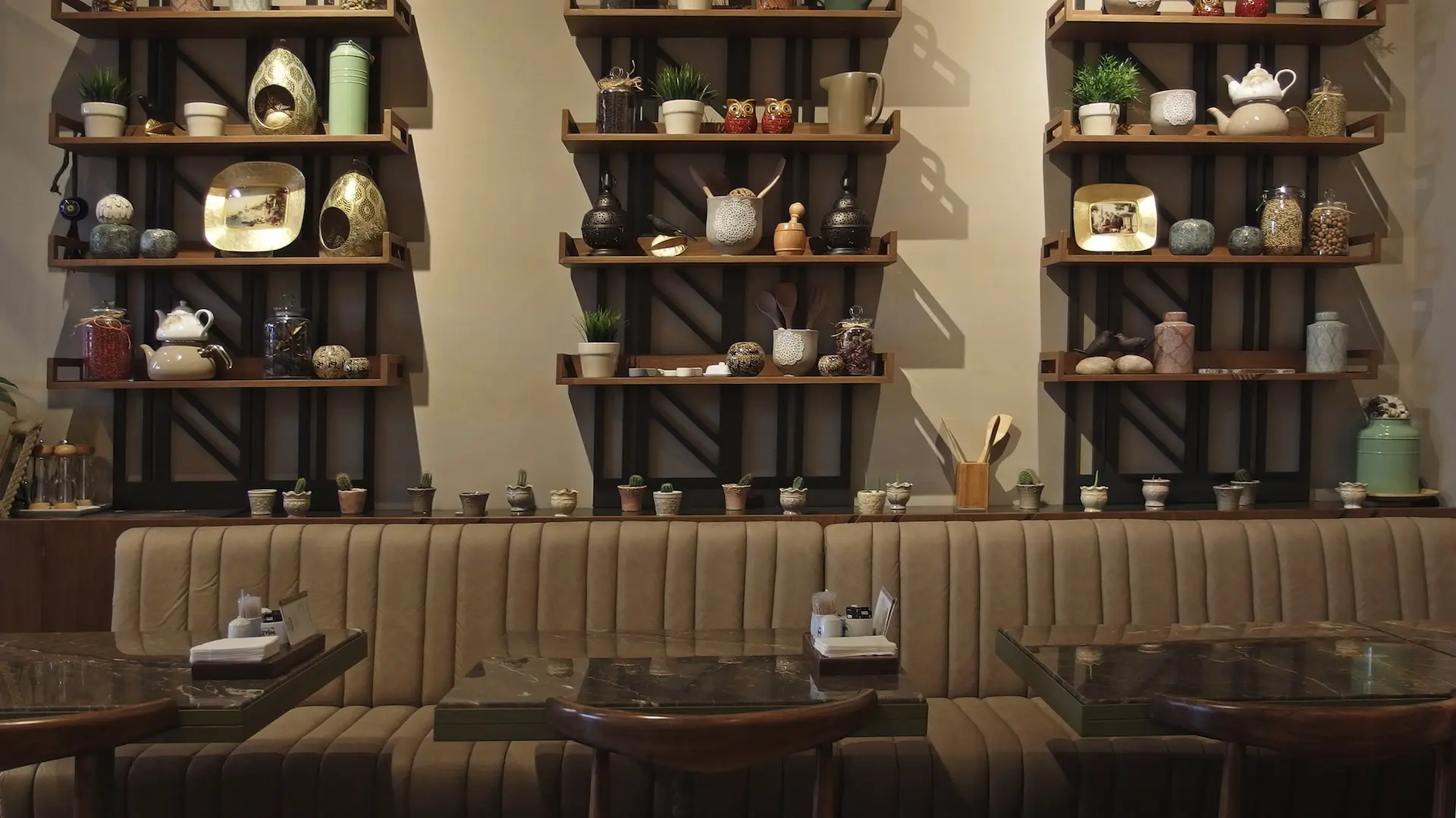 SEVIM LOKANTASI FORUM BORNOVA | İÇ MİMARLIK HİZMETLERİ | ARCHITECTS | MİMARLIK HİZMETLERİ | INTERIOR DESIGNER | SHOP DESIGN | STORE INTERIOR