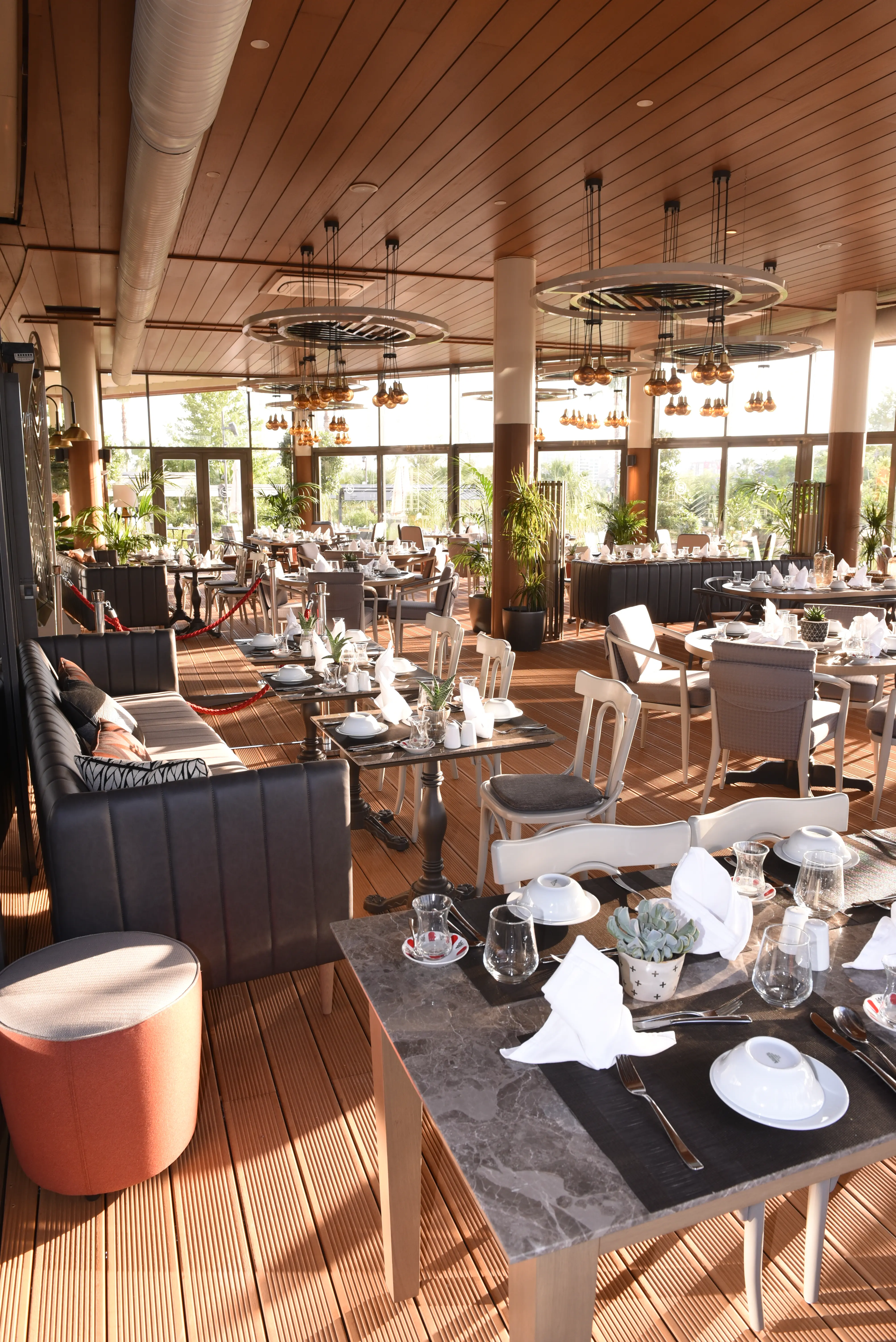 SHERATON LA SPEZIA RESTORAN ADANA | İÇ MİMARLIK HİZMETLERİ | ARCHITECTS | MİMARLIK HİZMETLERİ | INTERIOR DESIGNER | SHOP DESIGN | STORE INTERIOR