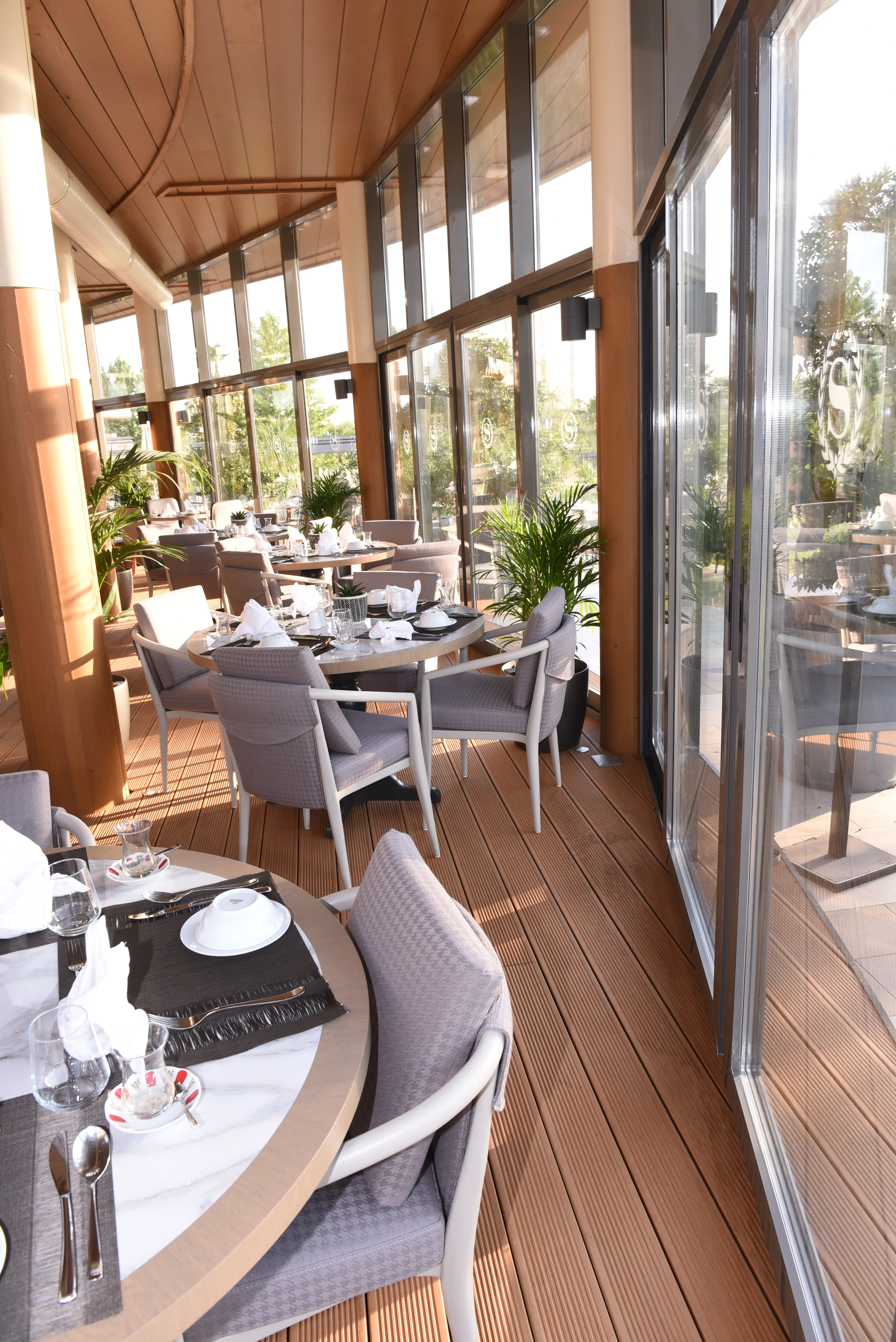 SHERATON LA SPEZIA RESTORAN ADANA | İÇ MİMARLIK HİZMETLERİ | ARCHITECTS | MİMARLIK HİZMETLERİ | INTERIOR DESIGNER | SHOP DESIGN | STORE INTERIOR