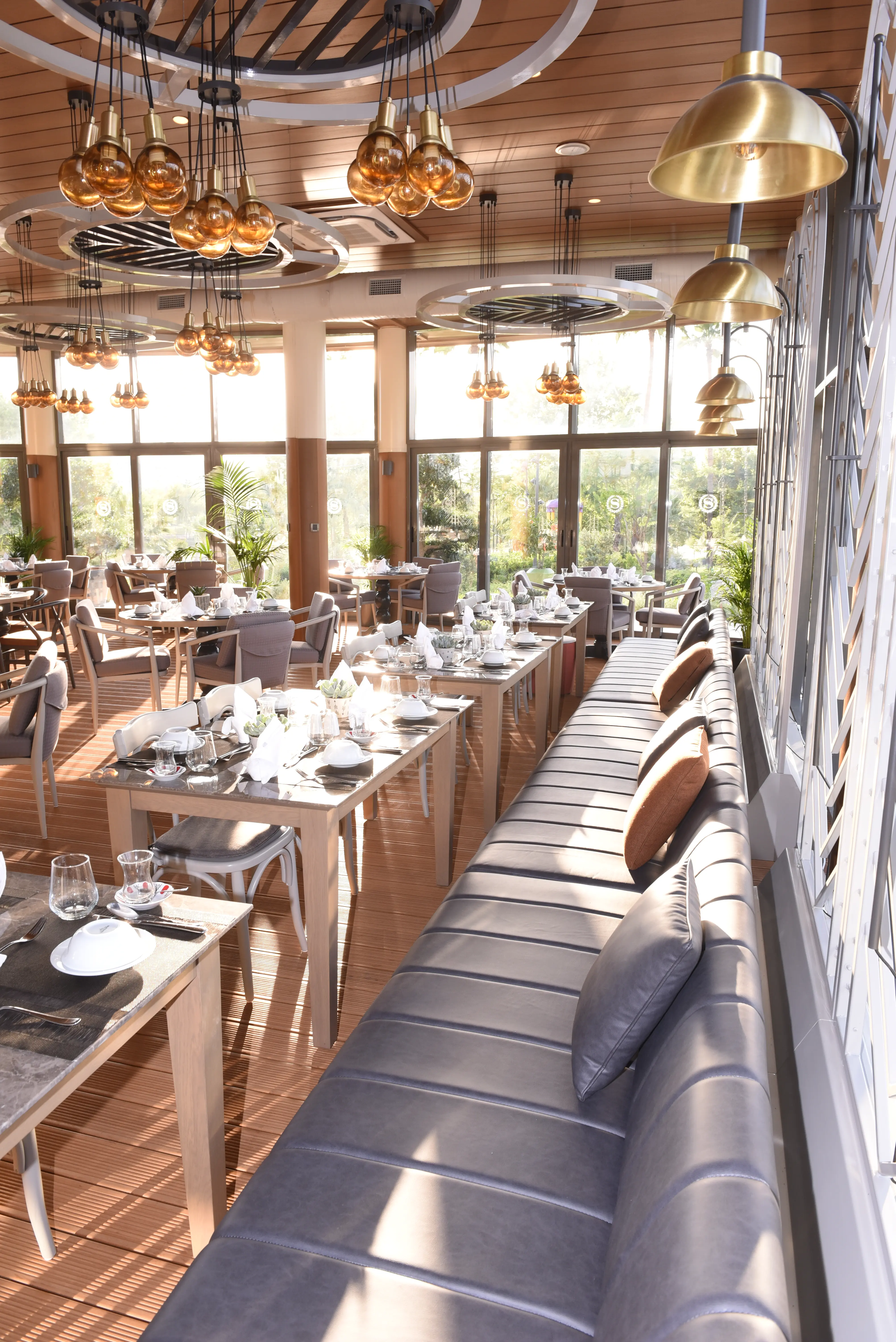 SHERATON LA SPEZIA RESTORAN ADANA | İÇ MİMARLIK HİZMETLERİ | ARCHITECTS | MİMARLIK HİZMETLERİ | INTERIOR DESIGNER | SHOP DESIGN | STORE INTERIOR