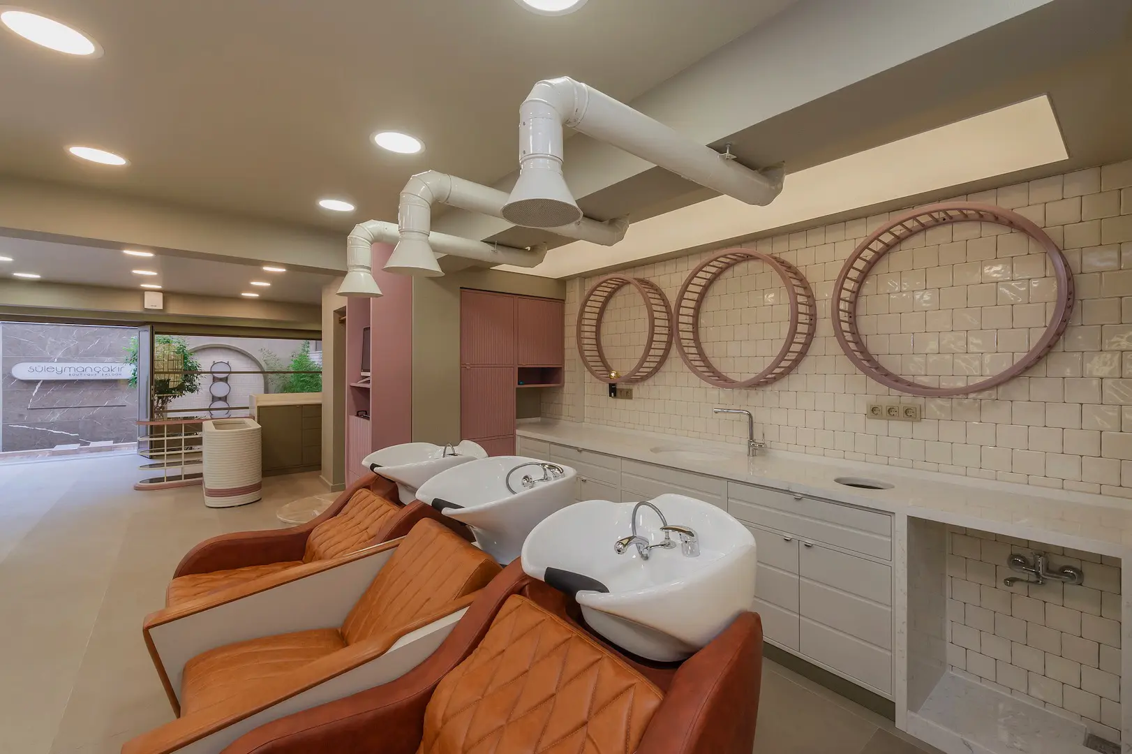 SULEYMAN CAKIR KUAFOR SALONU BOSTANLI | İÇ MİMARLIK HİZMETLERİ | ARCHITECTS | MİMARLIK HİZMETLERİ | INTERIOR DESIGNER | SHOP DESIGN | STORE INTERIOR