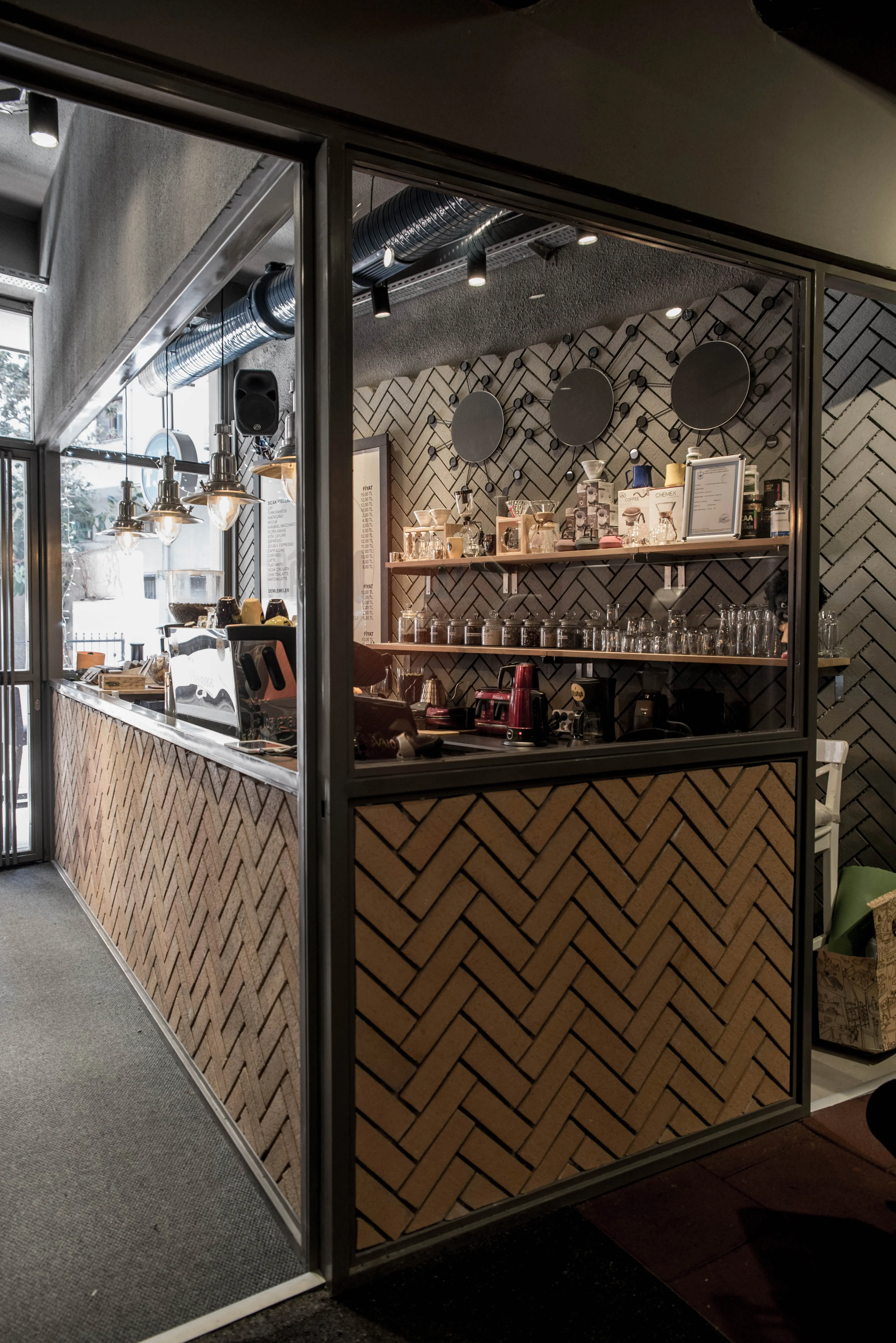 TAP SPORTS FITNESS CENTRE ALSANCAK | İÇ MİMARLIK HİZMETLERİ | ARCHITECTS | MİMARLIK HİZMETLERİ | INTERIOR DESIGNER | SHOP DESIGN | STORE INTERIOR