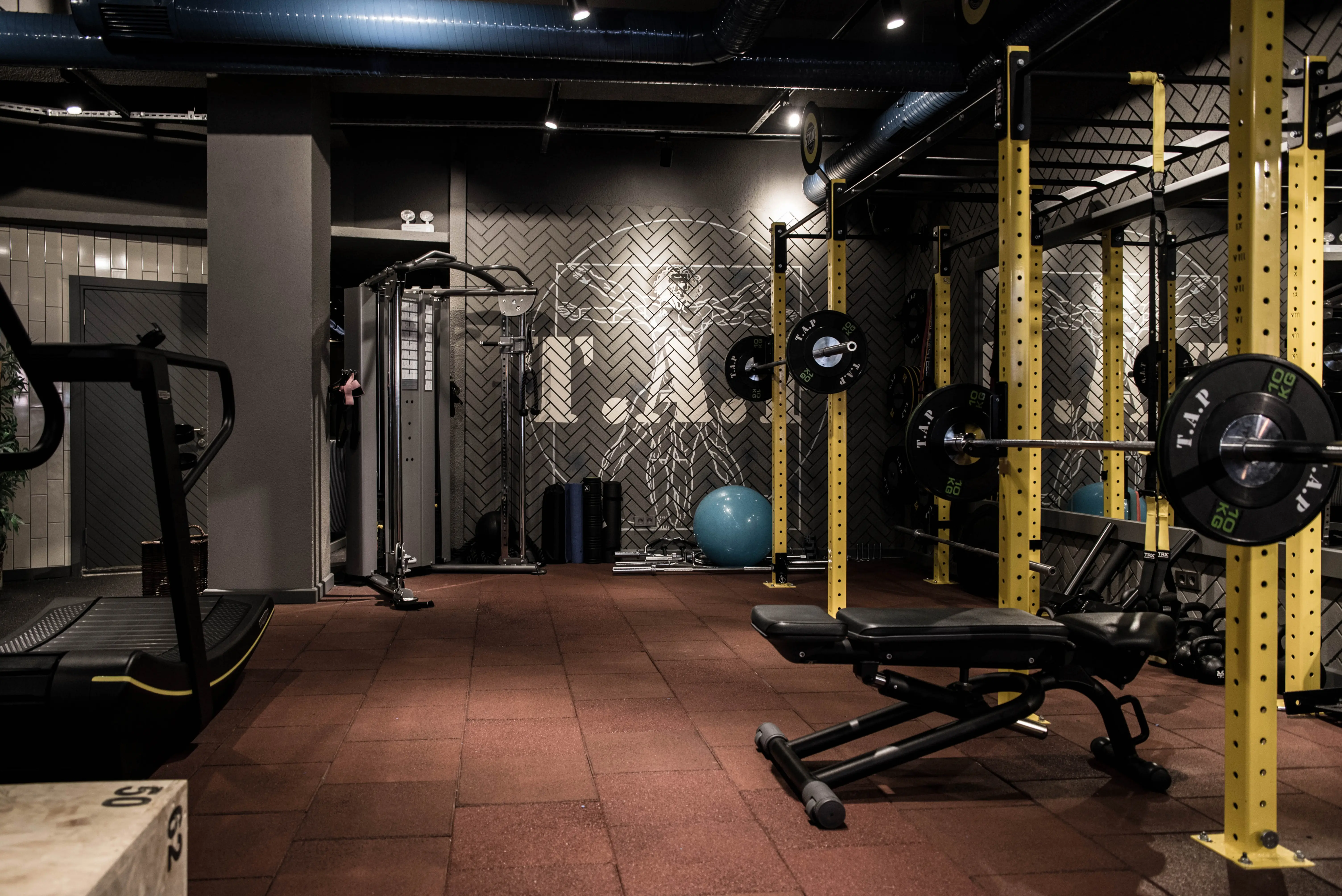 TAP SPORTS FITNESS CENTRE ALSANCAK | İÇ MİMARLIK HİZMETLERİ | ARCHITECTS | MİMARLIK HİZMETLERİ | INTERIOR DESIGNER | SHOP DESIGN | STORE INTERIOR