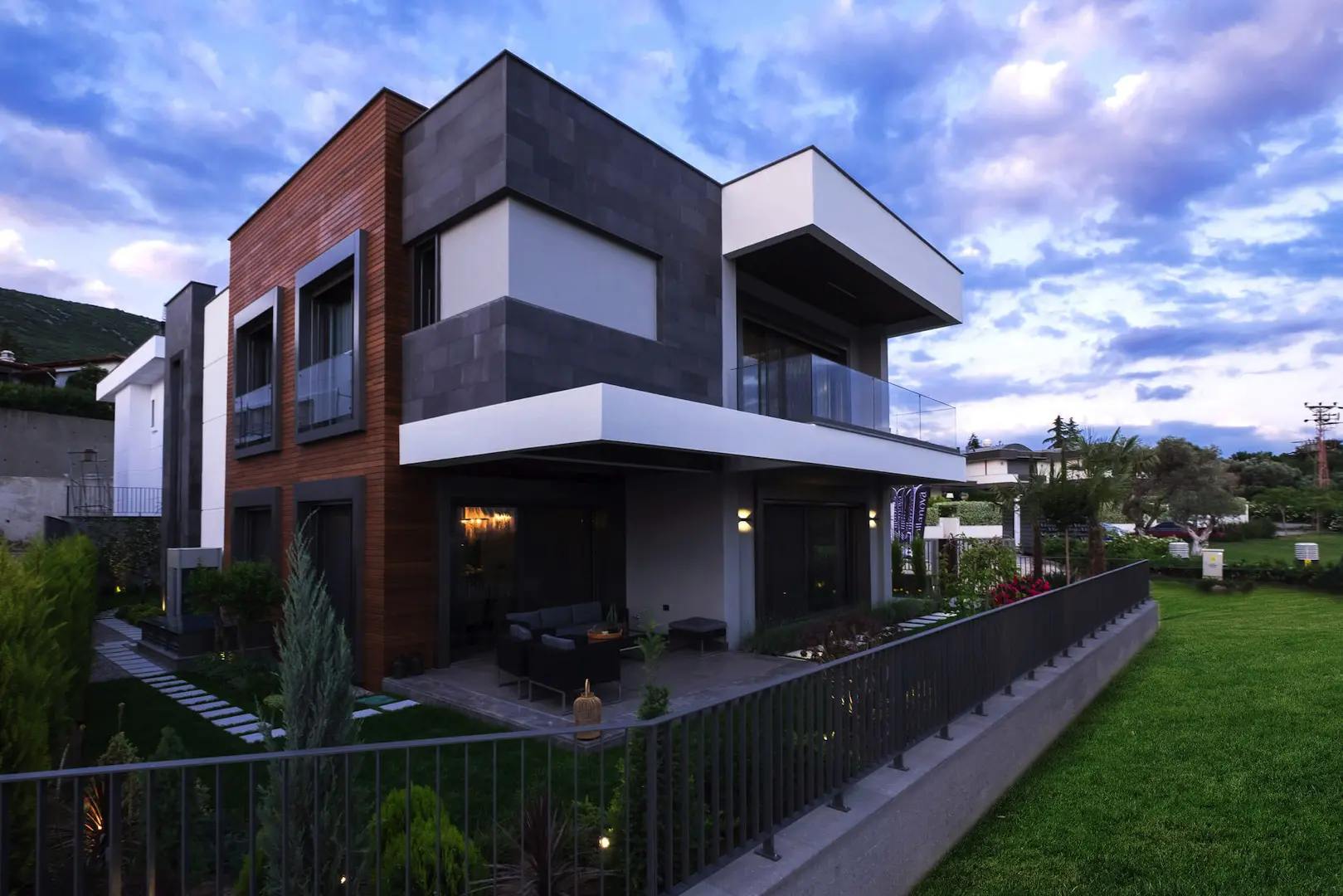 VILLANOVA EVLERI BORNOVA | İÇ MİMARLIK HİZMETLERİ | ARCHITECTS | MİMARLIK HİZMETLERİ | INTERIOR DESIGNER | SHOP DESIGN | STORE INTERIOR