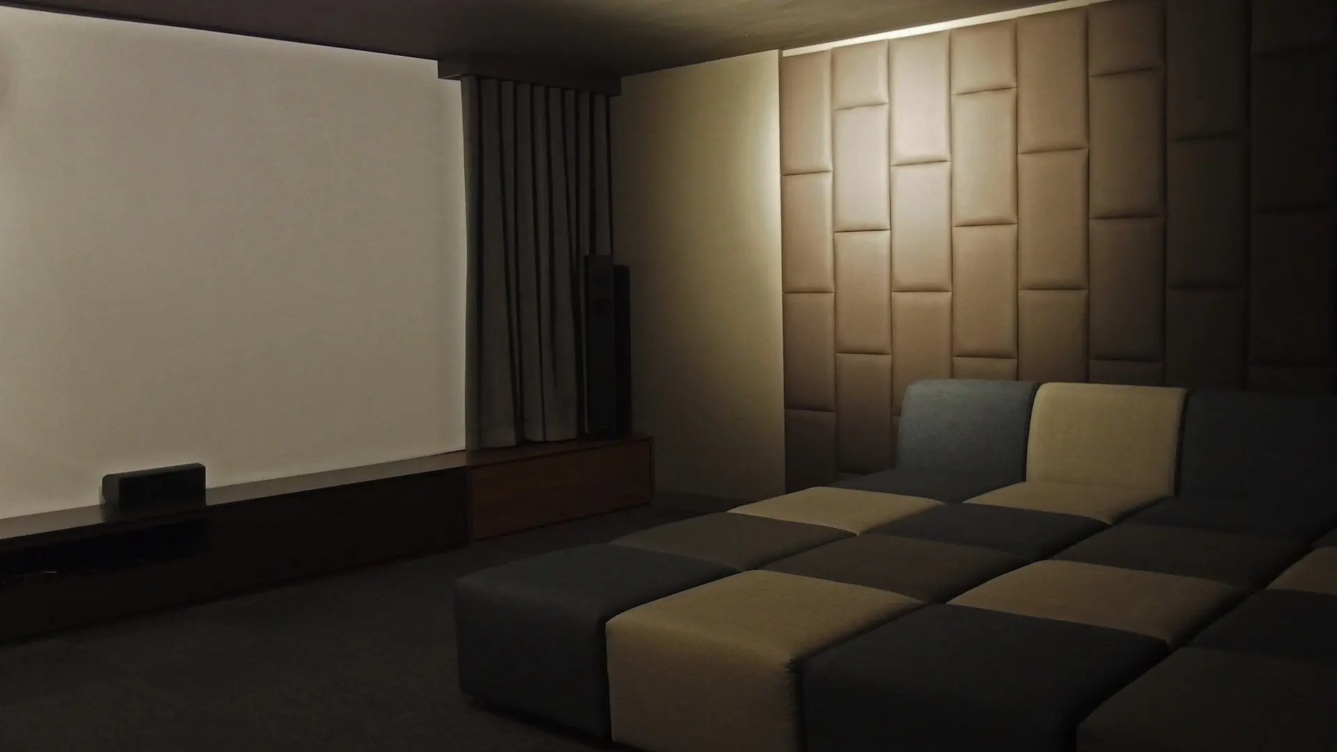 YC KURTULUS SAHILEVLERI EVI | İÇ MİMARLIK HİZMETLERİ | ARCHITECTS | MİMARLIK HİZMETLERİ | INTERIOR DESIGNER | SHOP DESIGN | STORE INTERIOR