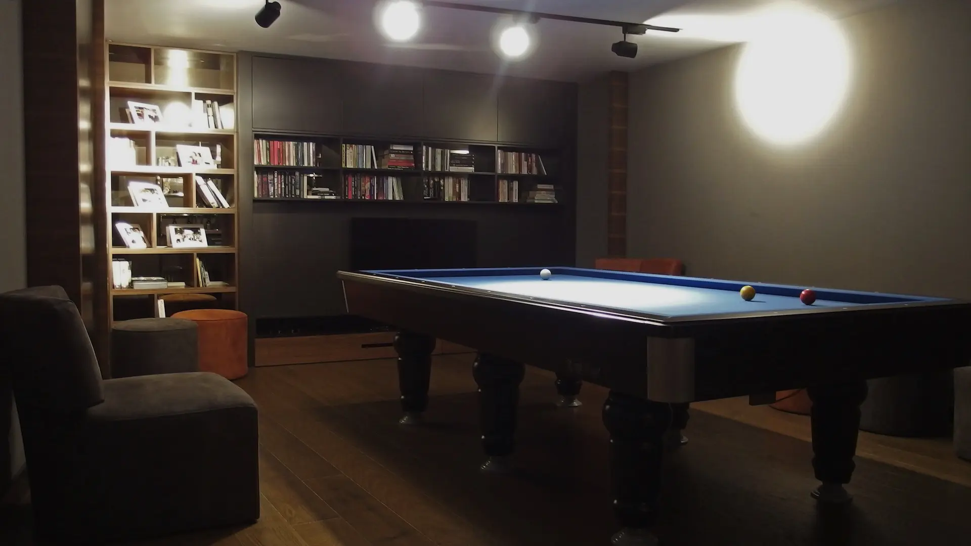 YC KURTULUS SAHILEVLERI EVI | İÇ MİMARLIK HİZMETLERİ | ARCHITECTS | MİMARLIK HİZMETLERİ | INTERIOR DESIGNER | SHOP DESIGN | STORE INTERIOR